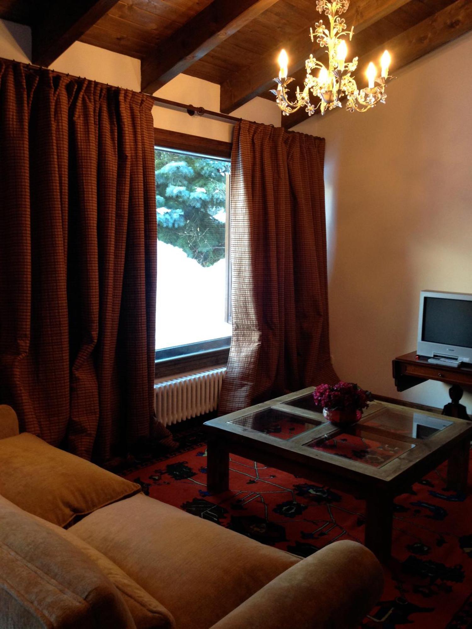 Hotel Besiberri Arties Zewnętrze zdjęcie