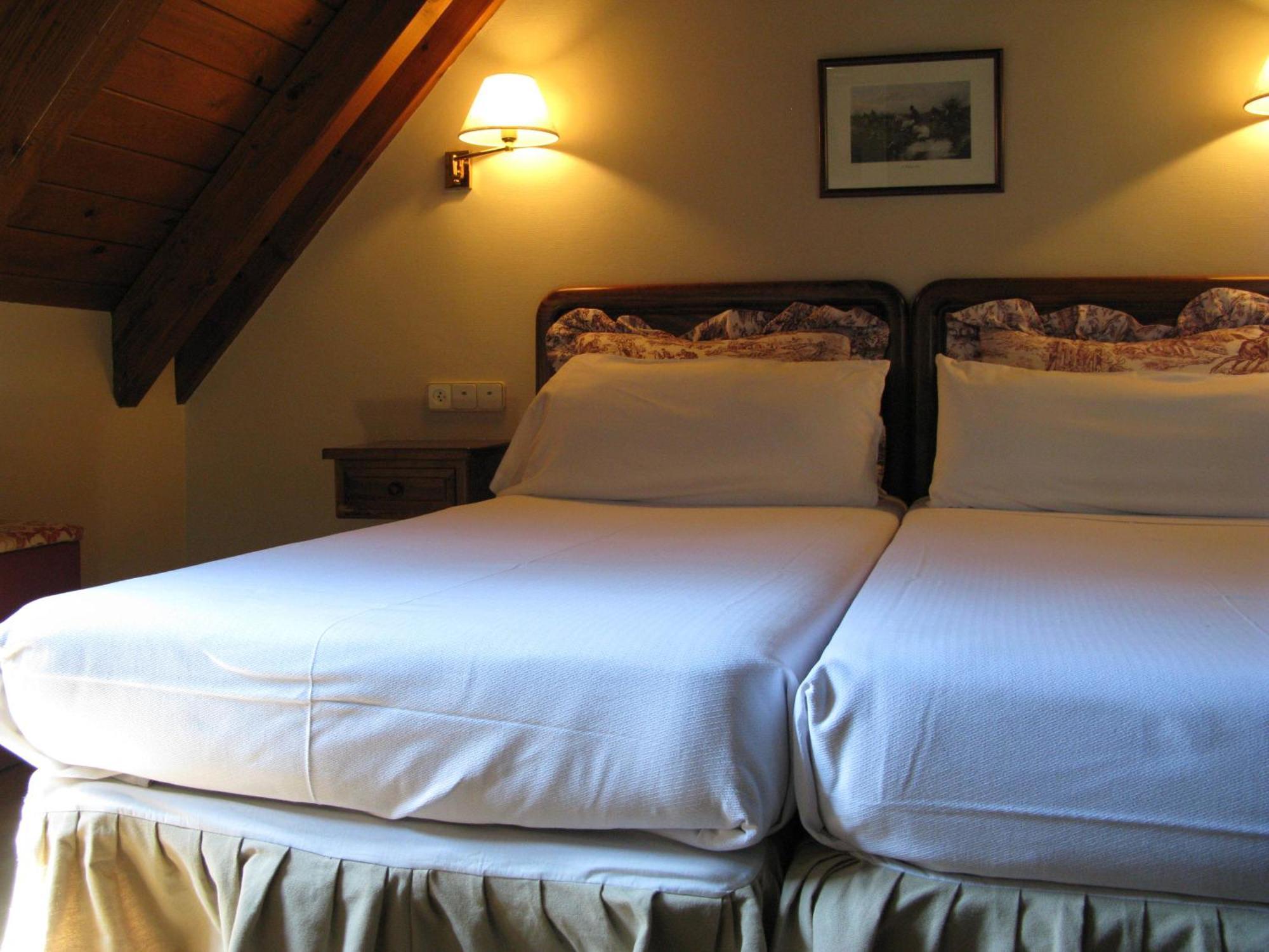 Hotel Besiberri Arties Zewnętrze zdjęcie