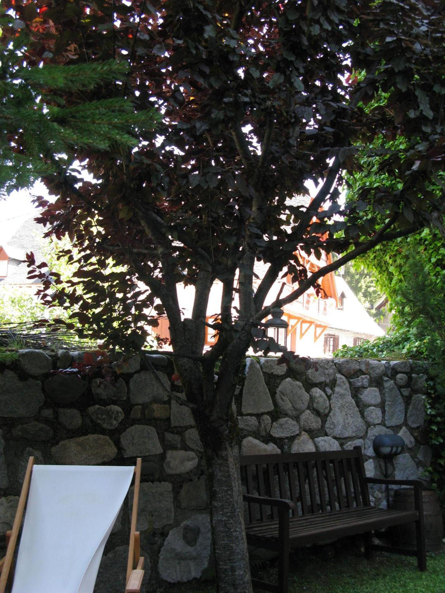 Hotel Besiberri Arties Zewnętrze zdjęcie